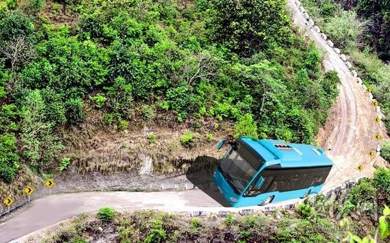 山地越野巴士駕駛