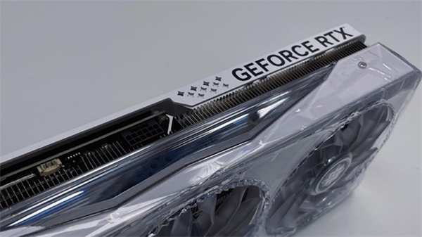 影驰 GeForce RTX 4070 星曜 OC，与DLSS 3共战流畅2K光追 体验