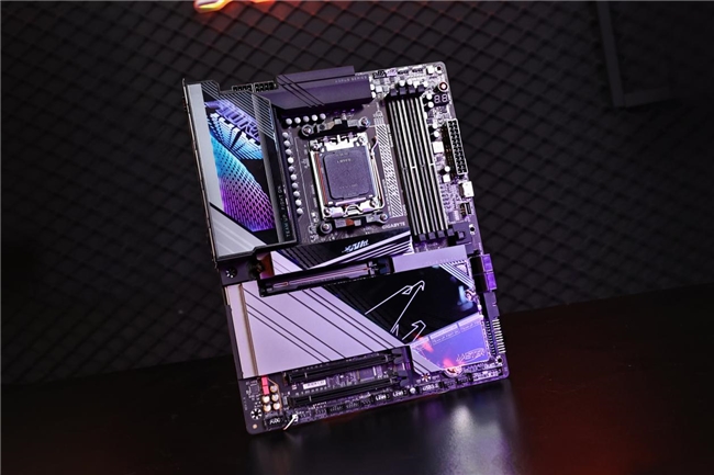 技嘉X870/X870E系列主板新品曝光： AORUS MASTER超级雕焕新启航